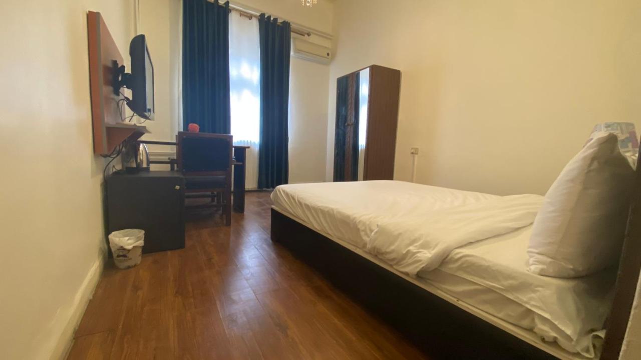 New Park Hotel Amman Esterno foto